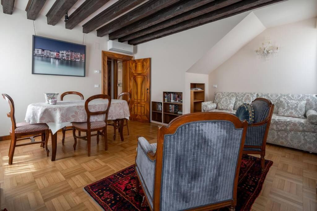 Giglio 2476 Apartamento *